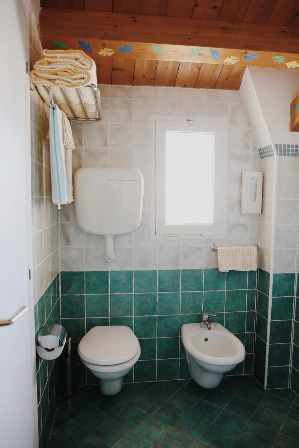 Free toiletries, hair dryer (on request), bidet, towels