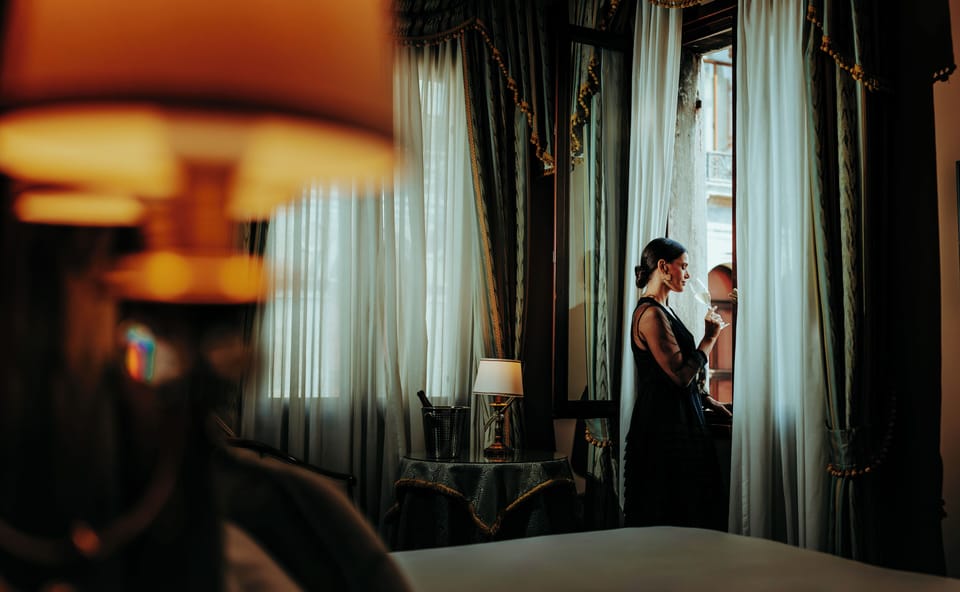 Junior Suite Casanova | Minibar, in-room safe, desk, laptop workspace