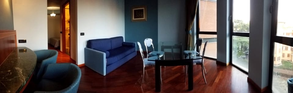 Junior Suite, Jetted Tub | Down comforters, minibar, in-room safe, desk