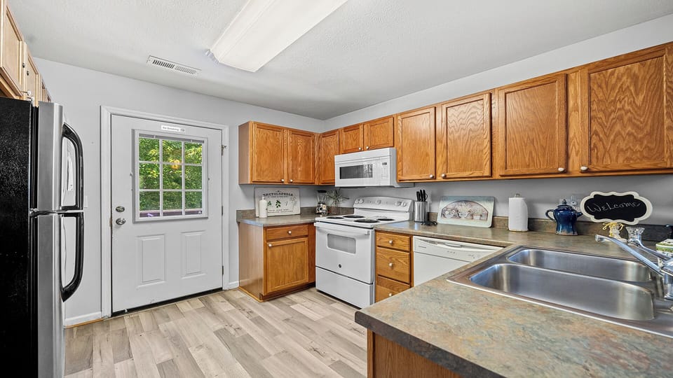 River Waltz Cottage Kitchen