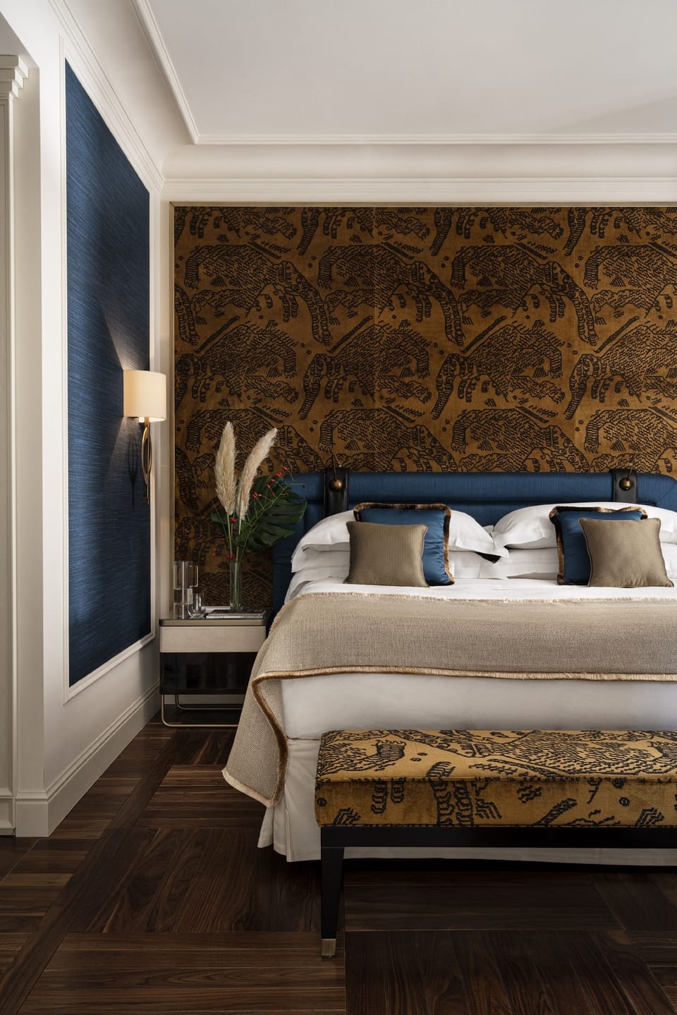 Prestige Suite | Premium bedding, minibar, in-room safe, desk