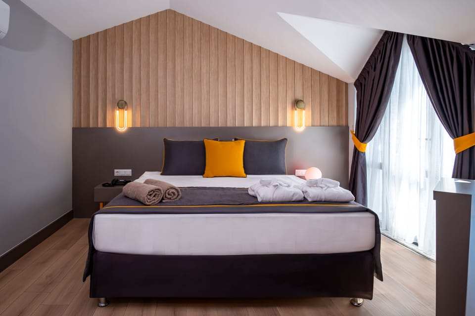 Standard Double or Twin Room | Premium bedding, free minibar, in-room safe, desk