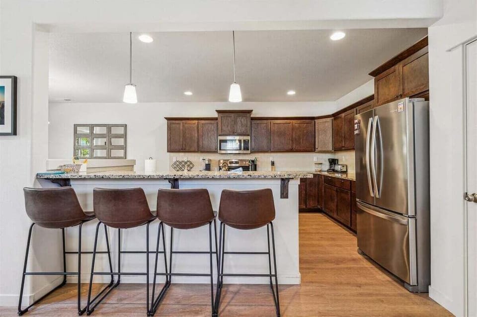Breakfast Bar at Kenai Retreat