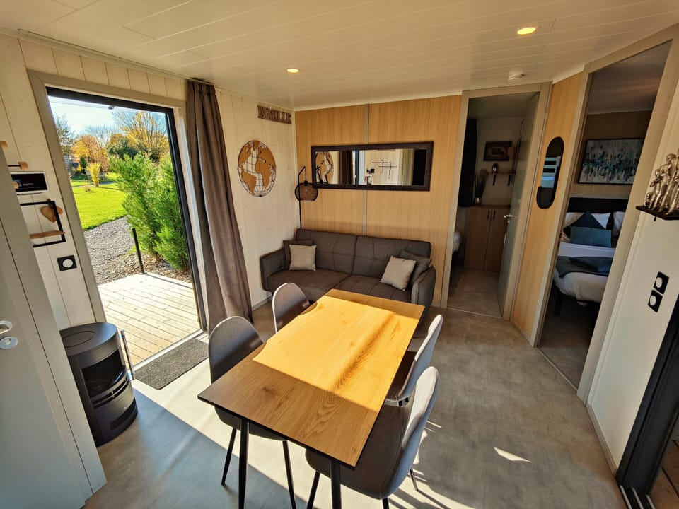 Family Cottage | Living area | 120-cm LED TV with digital channels, TV, Netflix