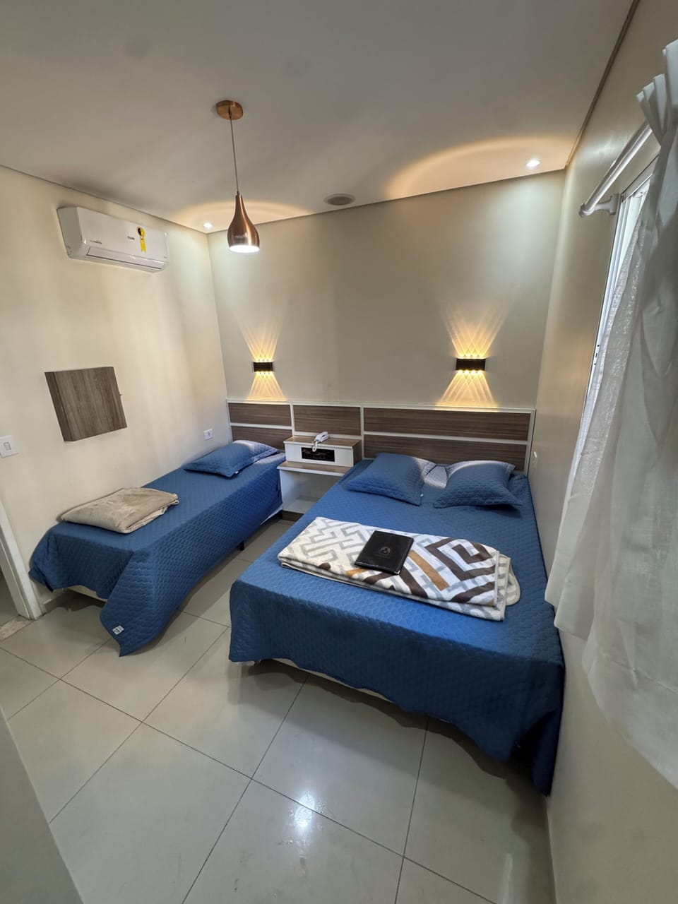 Comfort Twin Room | In-room safe, iron/ironing board, WiFi (free), bed sheets