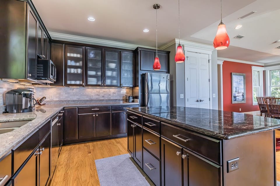 Spacious kitchen 
