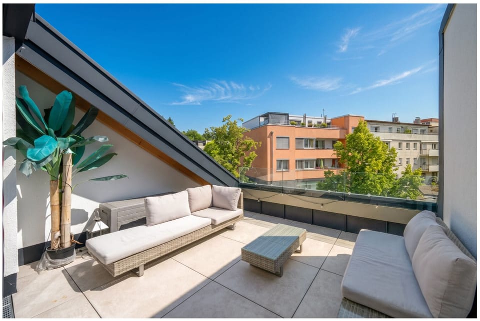 Luxury Condo | Terrace/patio