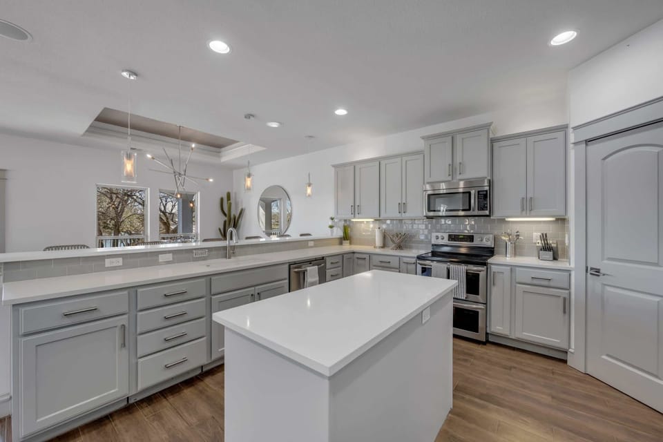 State of the art kitchen fully stocked for your needs!
