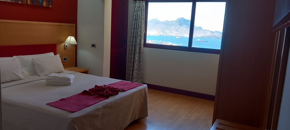 Classic Suite, 1 Queen Bed with Sofa bed, Non Smoking, Sea View | Premium bedding, minibar, desk, laptop workspace