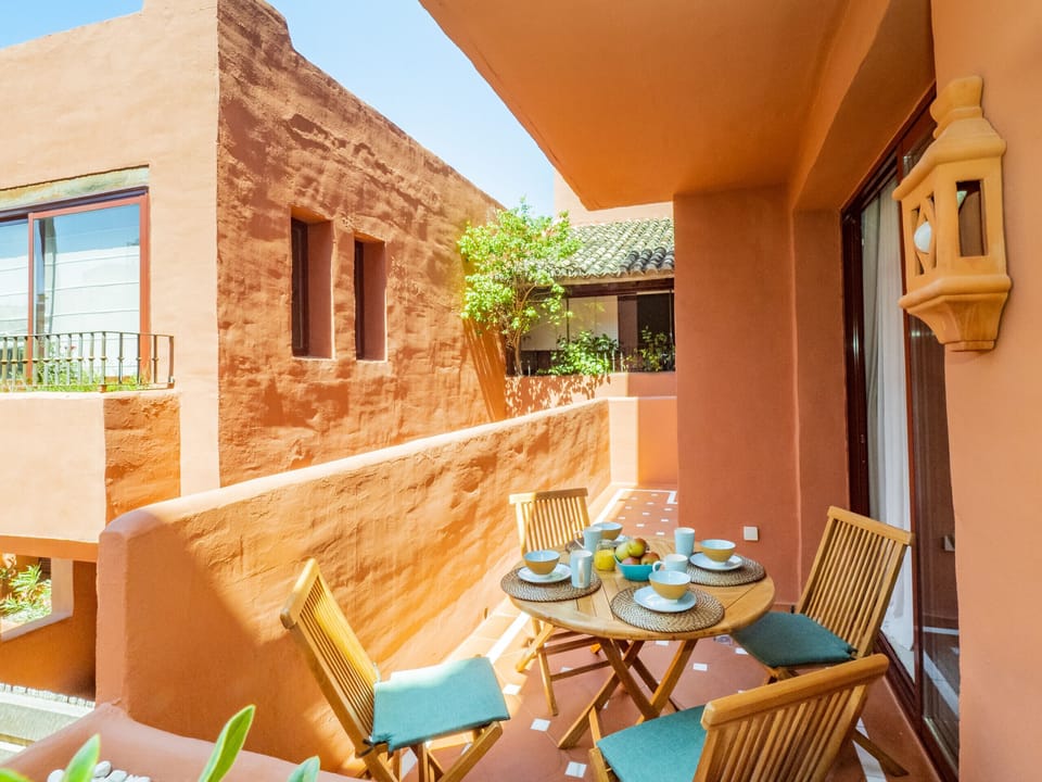 Family apartment near the beach and in an urbanization with several swimming pools