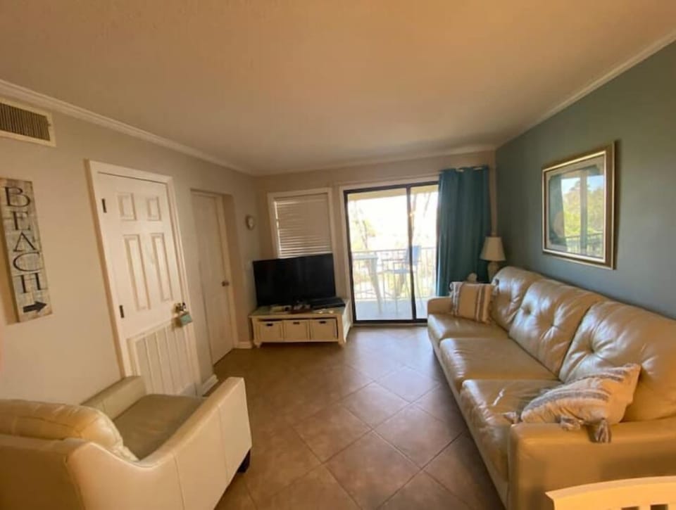 Living Room with pull out full size bed.
