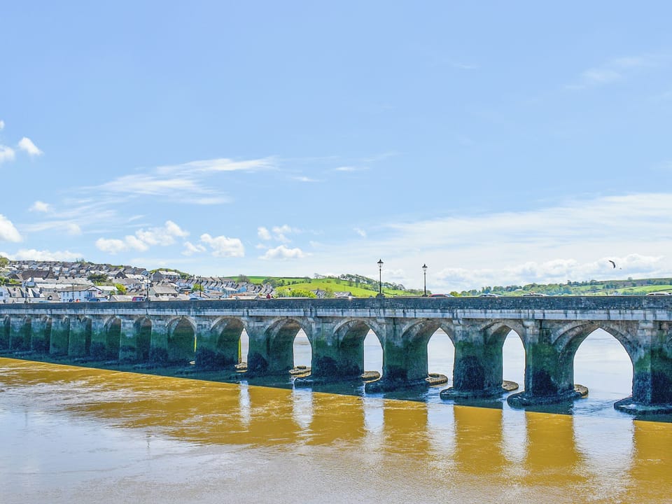 Surrounding area | Llamedos, Bideford