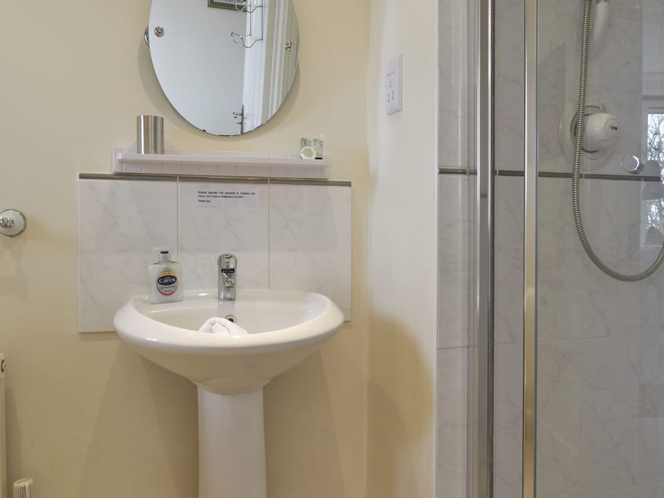 En-suite | Llamedos, Bideford