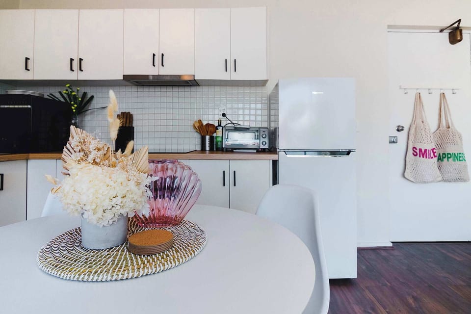 Comfortable dining for up to four guests