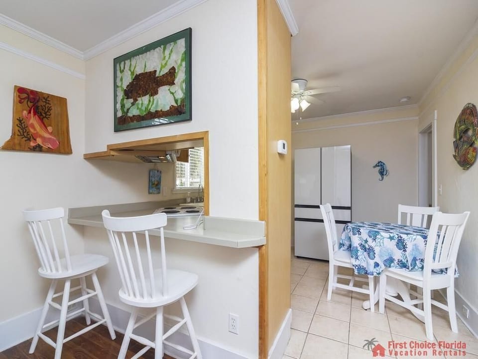 Seahorse Cottage Bar Seating and Dining Table
