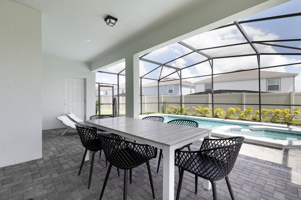 With so much space to swim, relax, and have fun, you'll never be bored. 