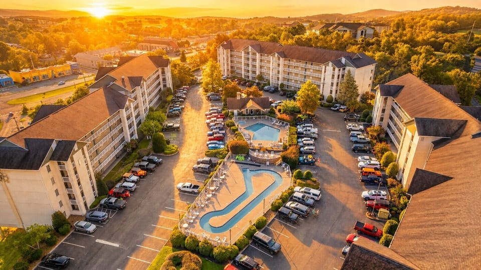 The Whispering Pines Resort is a 5 min drive to Dollywood and has 2 pools, 2 hot tub and a lazy river.