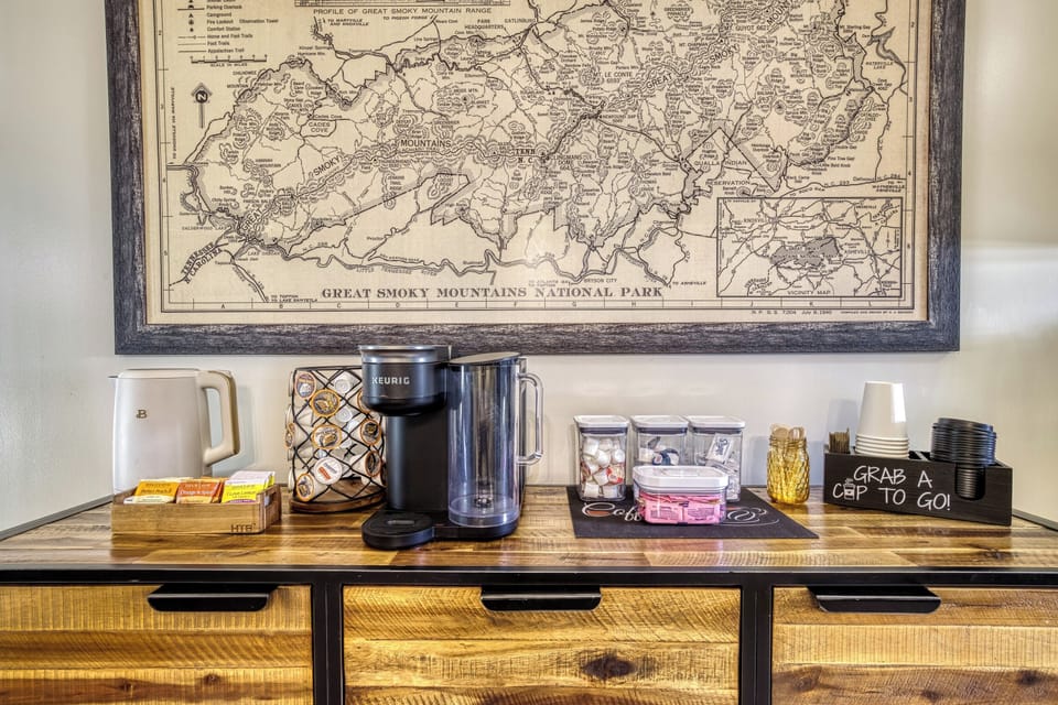 Start every morning at our complimentary coffee and tea bar....grab a cup to go