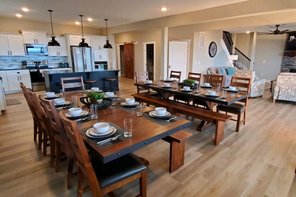 Gorgeous display of a perfect dining experience with Family and Friends!