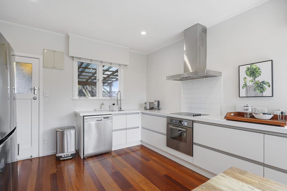 House | Private kitchen | Fridge, microwave, oven, dishwasher