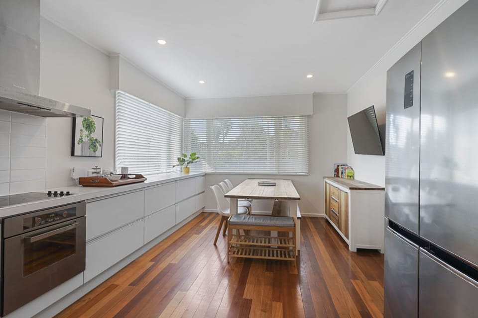 House | In-room dining