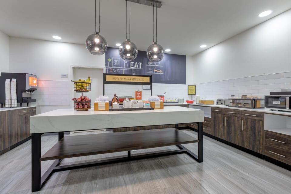 Free daily buffet breakfast