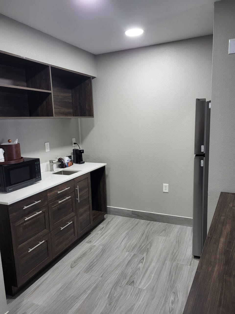 Suite, 1 King Bed, Non Smoking | Desk, laptop workspace, blackout drapes, iron/ironing board