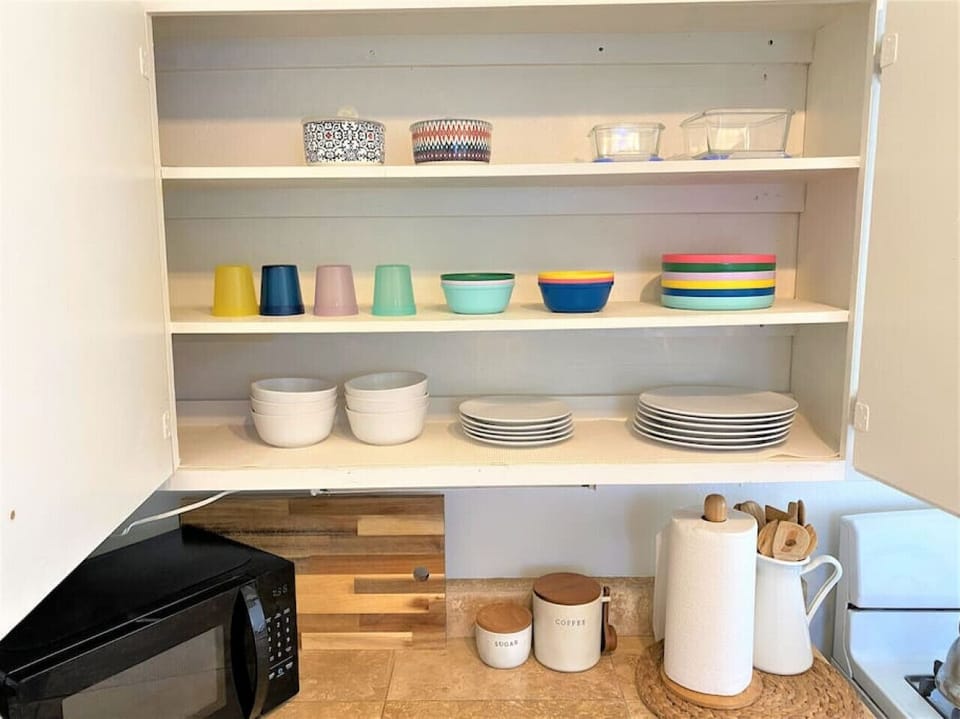 We provide plates and bowls for adults and children.