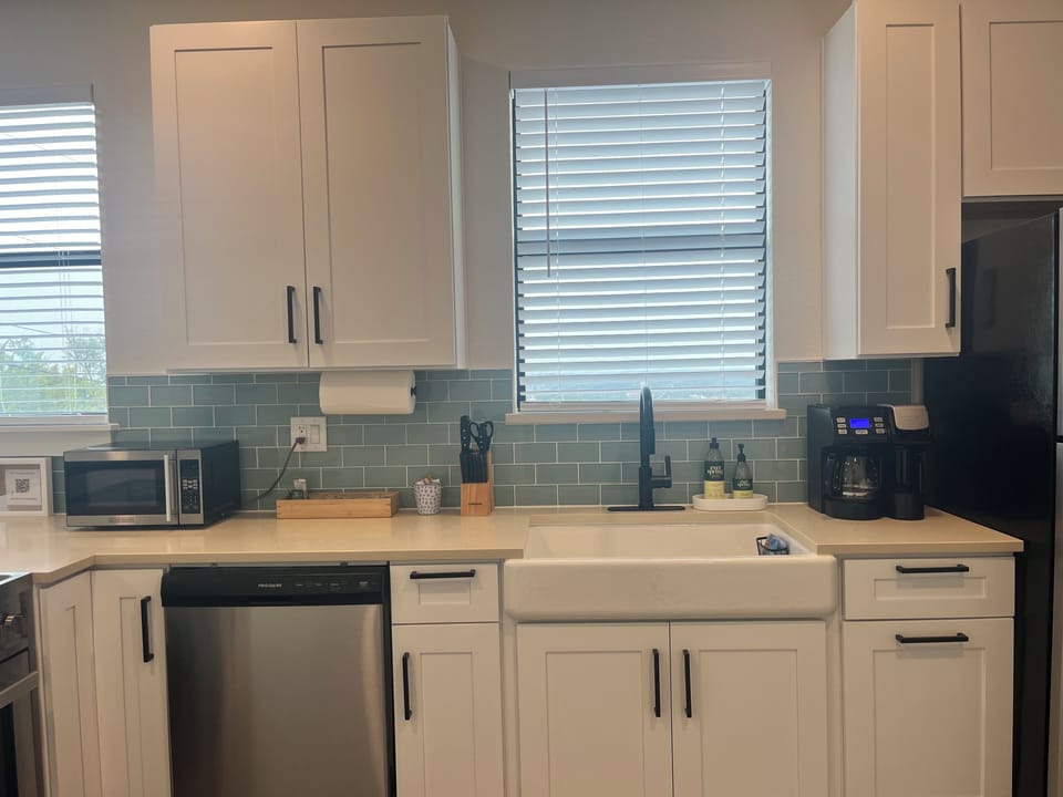 Full Kitchen 
