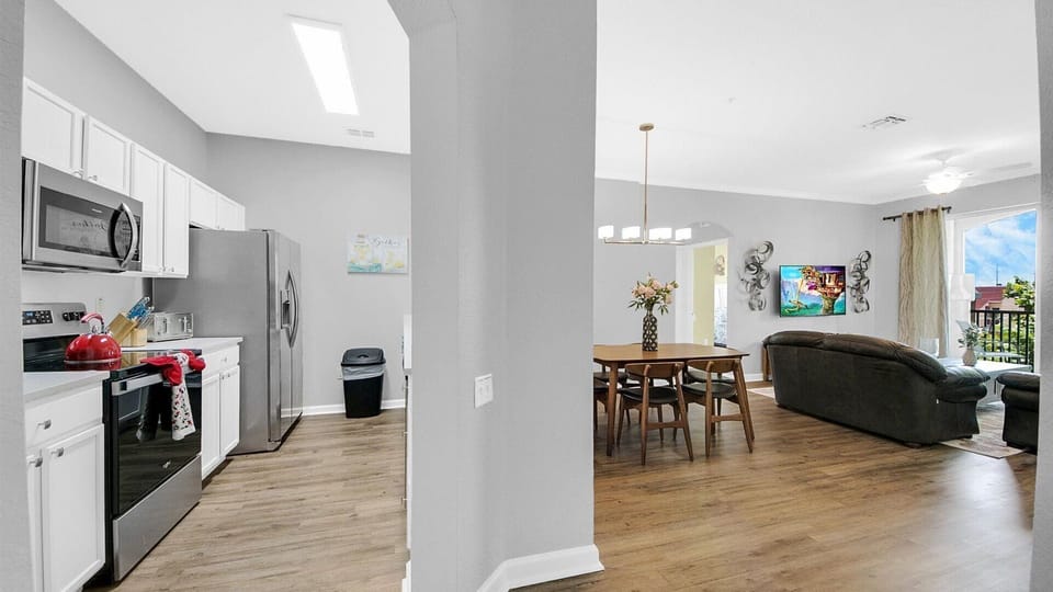 Kitchen /Living Room