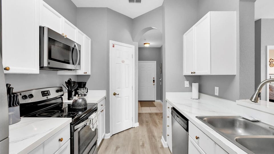 Kitchen (Angle)