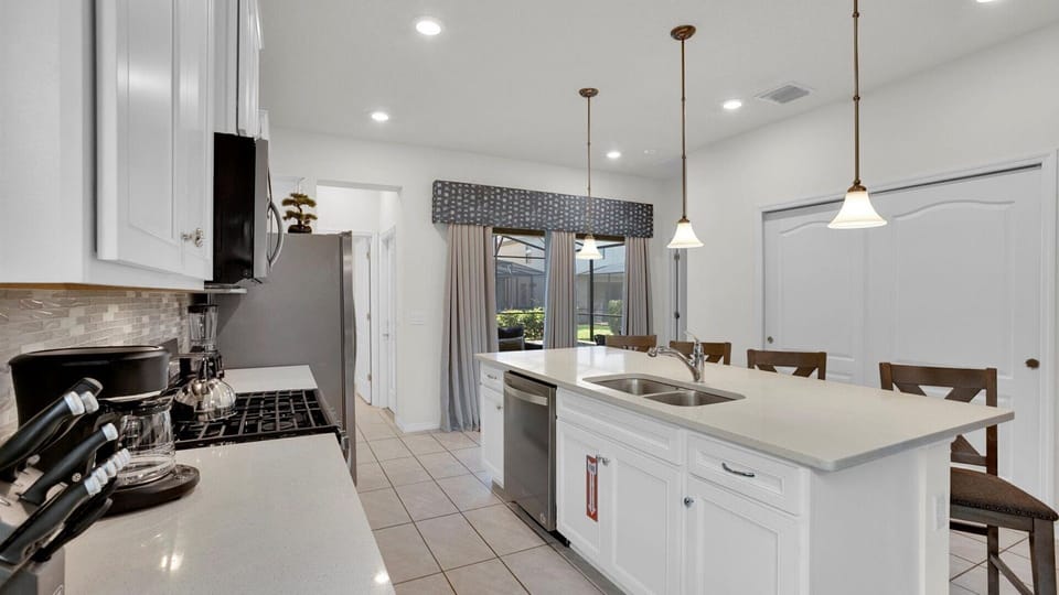 Kitchen (Angle)