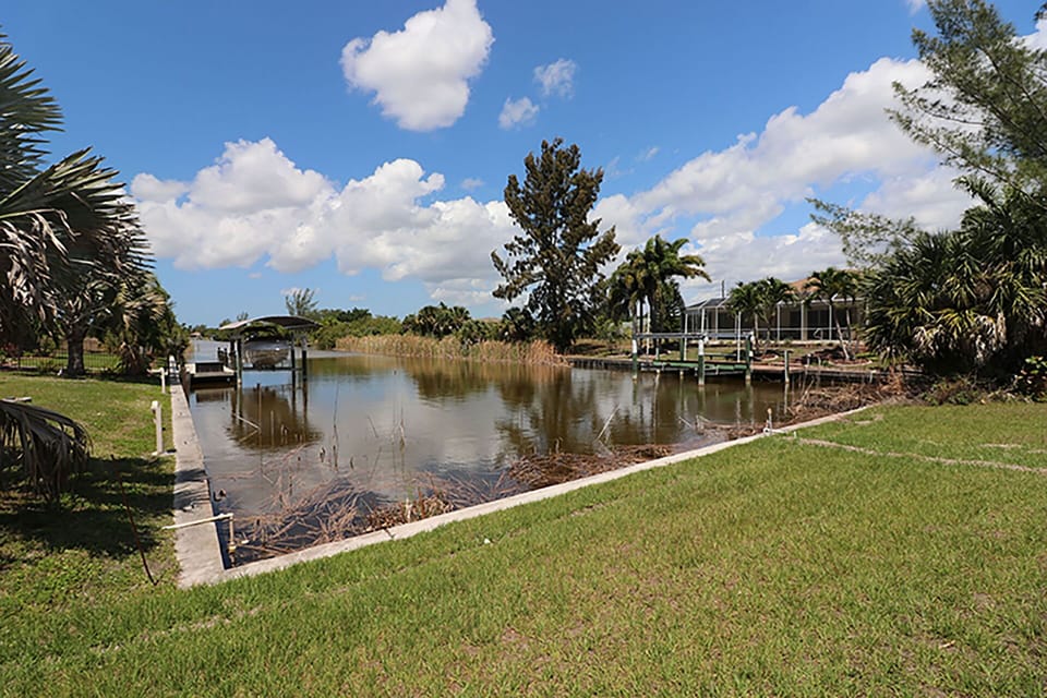 Canal with seawall-no dock