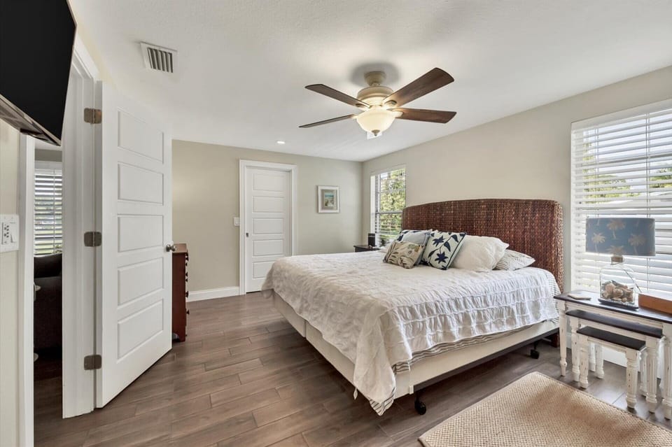 King  bedroom