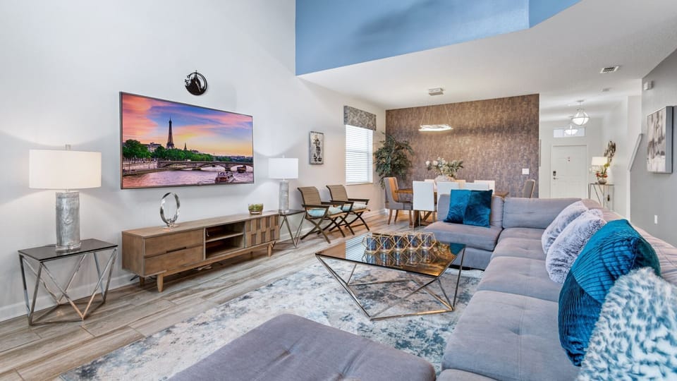 Living Room
75" Smart TV