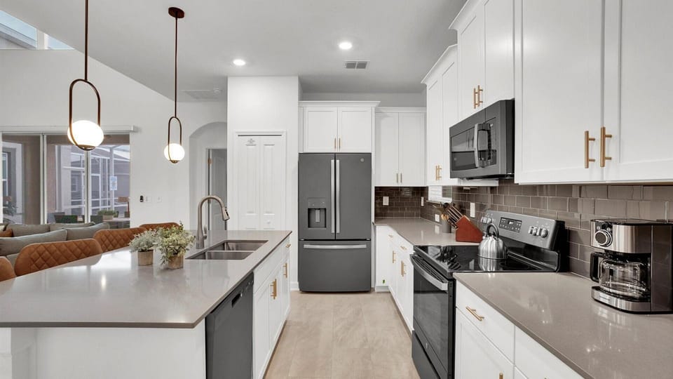 Kitchen (Angle 2)