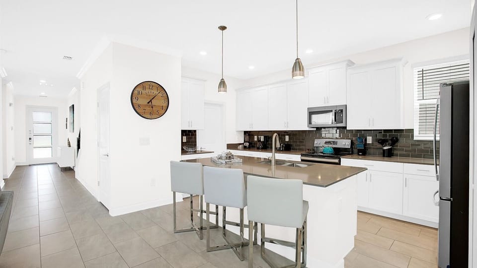 Kitchen (Angle)