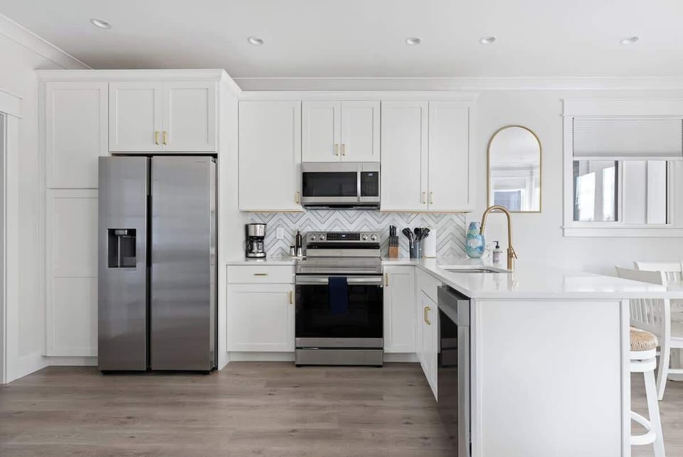 Full kitchen