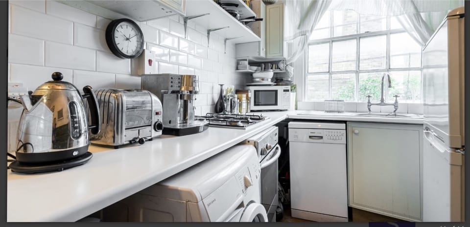 In the Studio - In your own space - kitchenette