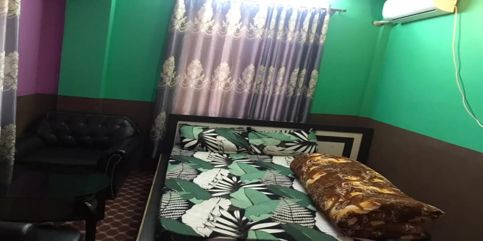 Suite | Free WiFi, bed sheets