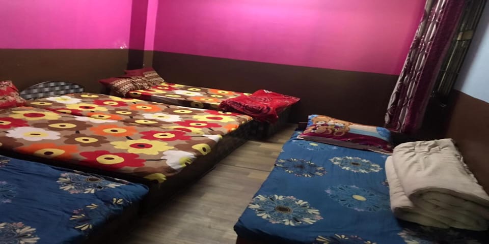 Triple Room | Free WiFi, bed sheets