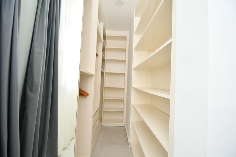 Elite Duplex | Wardrobe