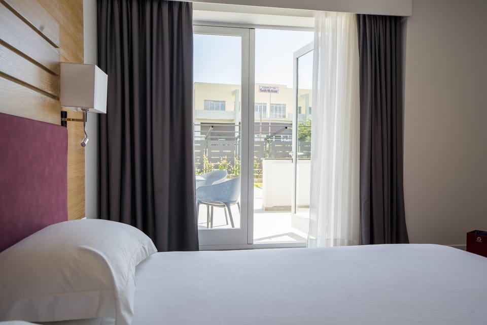 Deluxe Double or Twin Room | Frette Italian sheets, premium bedding, down comforters