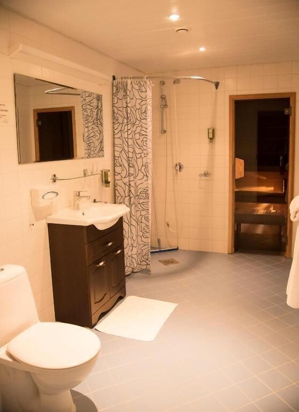 Free toiletries, towels