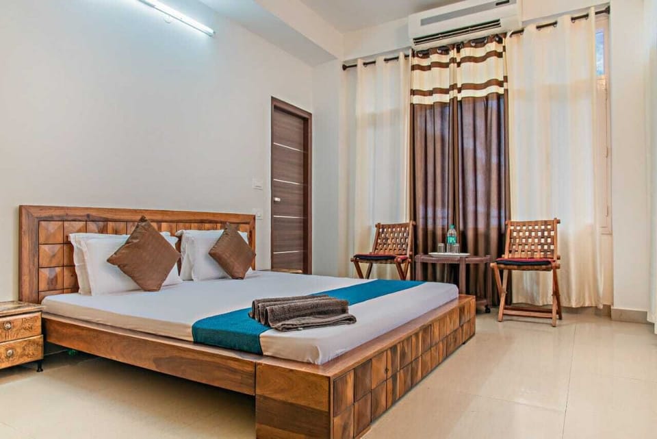 2 BHK Apartment | 2 bedrooms, desk, free WiFi