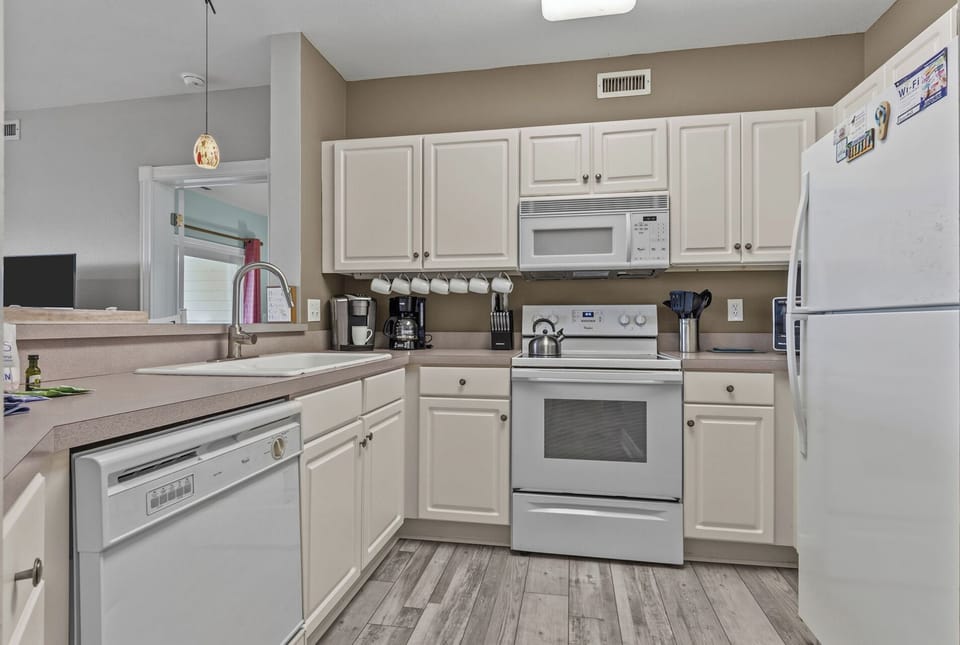 Full Kitchen