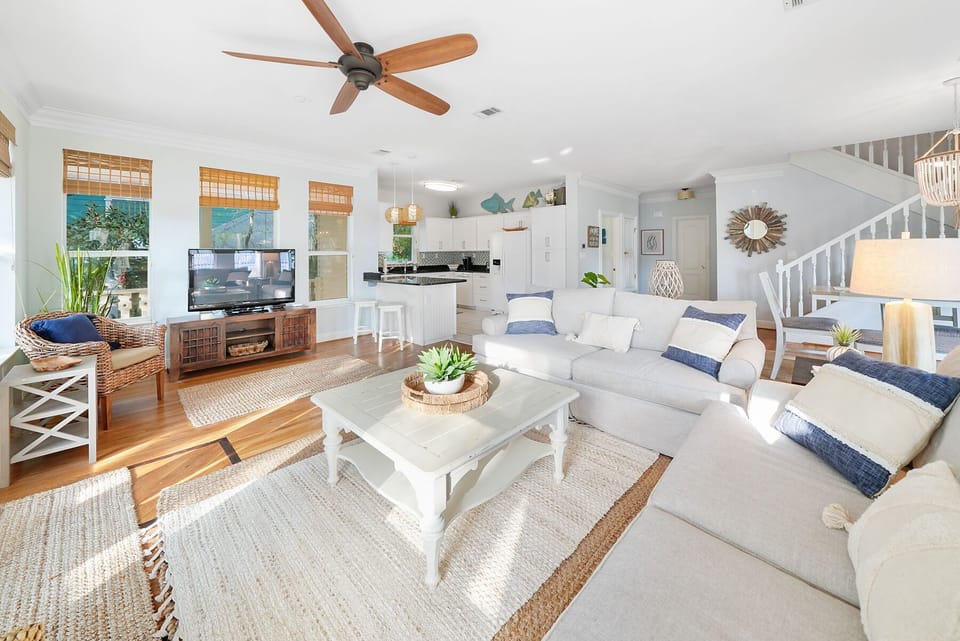 Living Area | Texas Tides by Gulf Tide Vacations | 73 Sunfish Street | Destin, FL