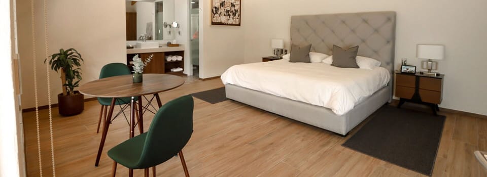 Standard Suite, 1 King Bed, Golf View | 1 bedroom, Egyptian cotton sheets, premium bedding, down comforters