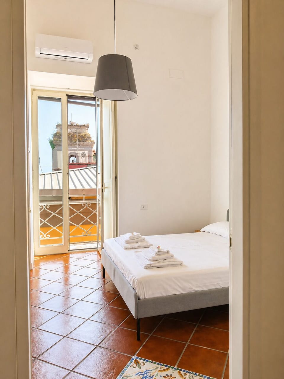 Elite Apartment | Free WiFi, bed sheets