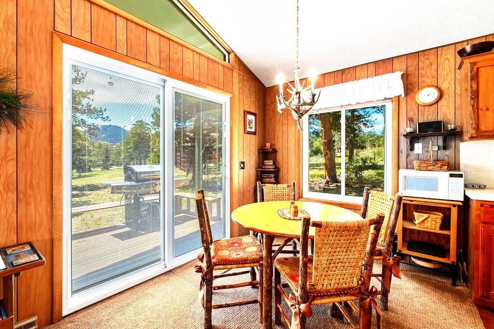 Dining area for 4 with views
